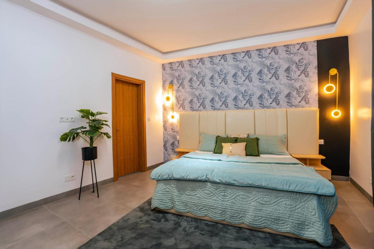 דקר Lighthouse Signature Suites מראה חיצוני תמונה