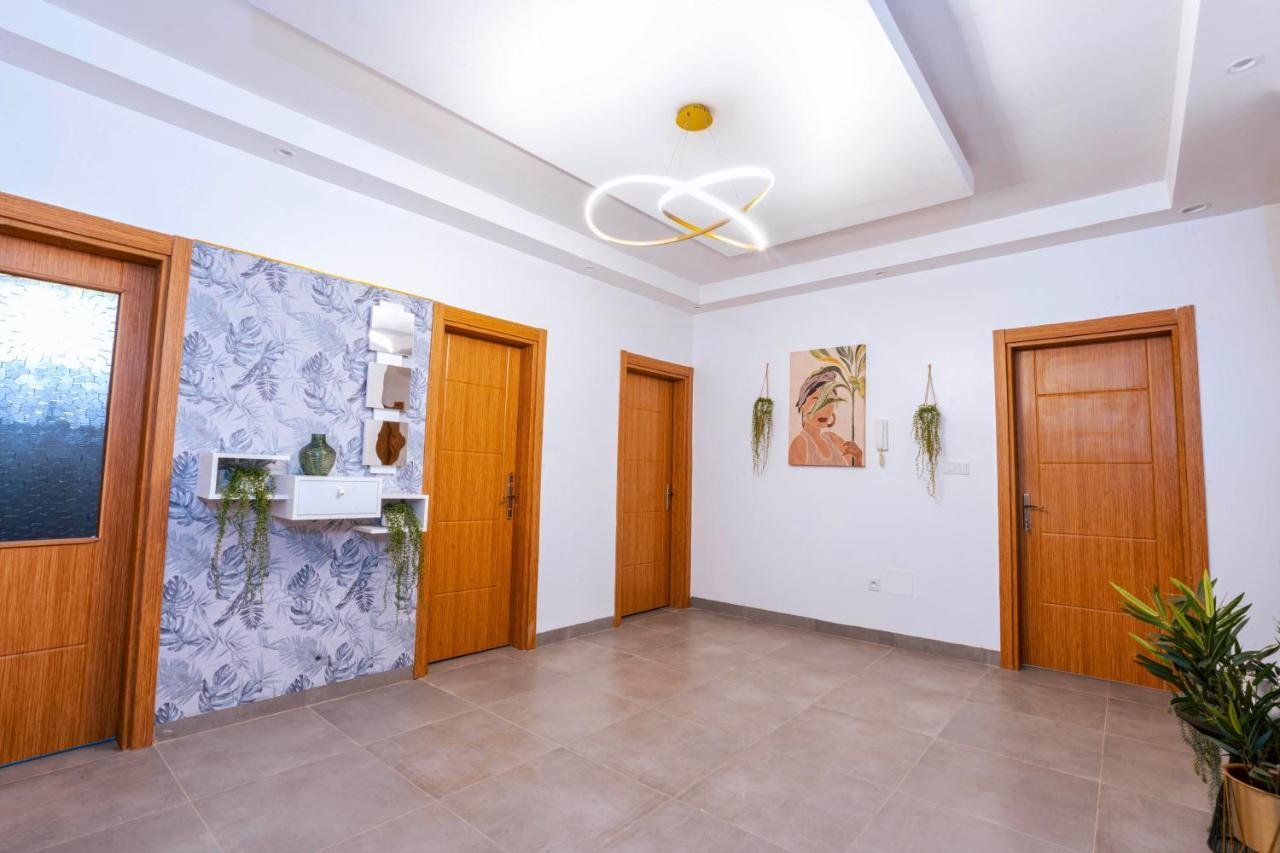 דקר Lighthouse Signature Suites מראה חיצוני תמונה