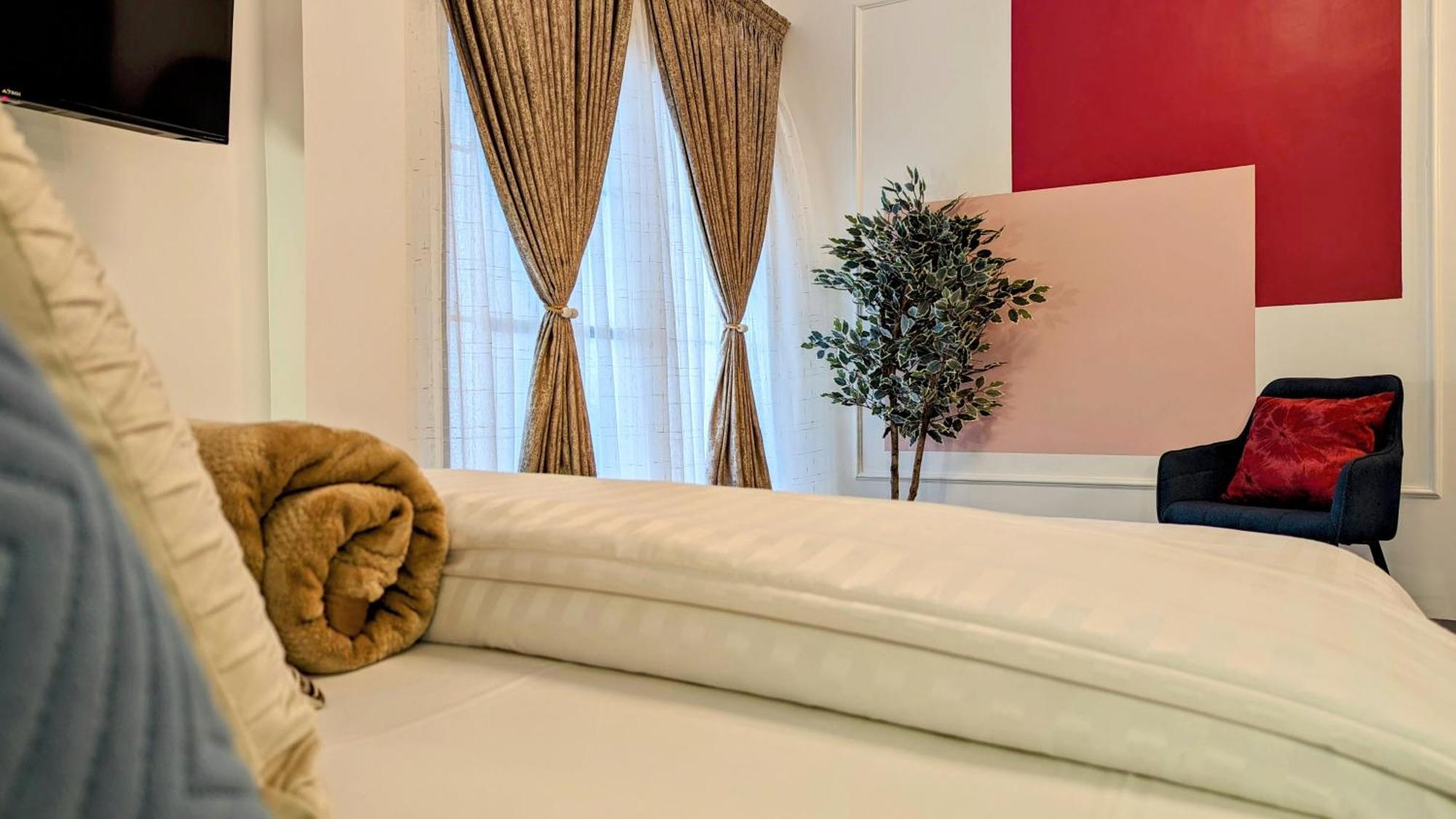 דקר Lighthouse Signature Suites מראה חיצוני תמונה