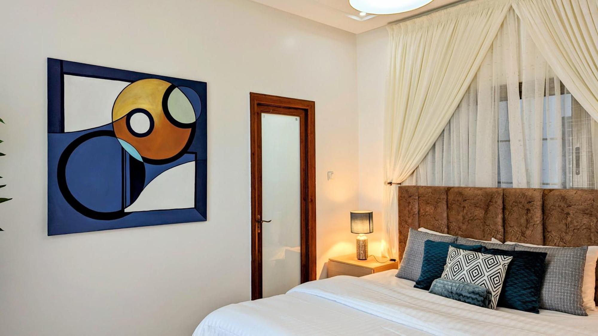 דקר Lighthouse Signature Suites מראה חיצוני תמונה