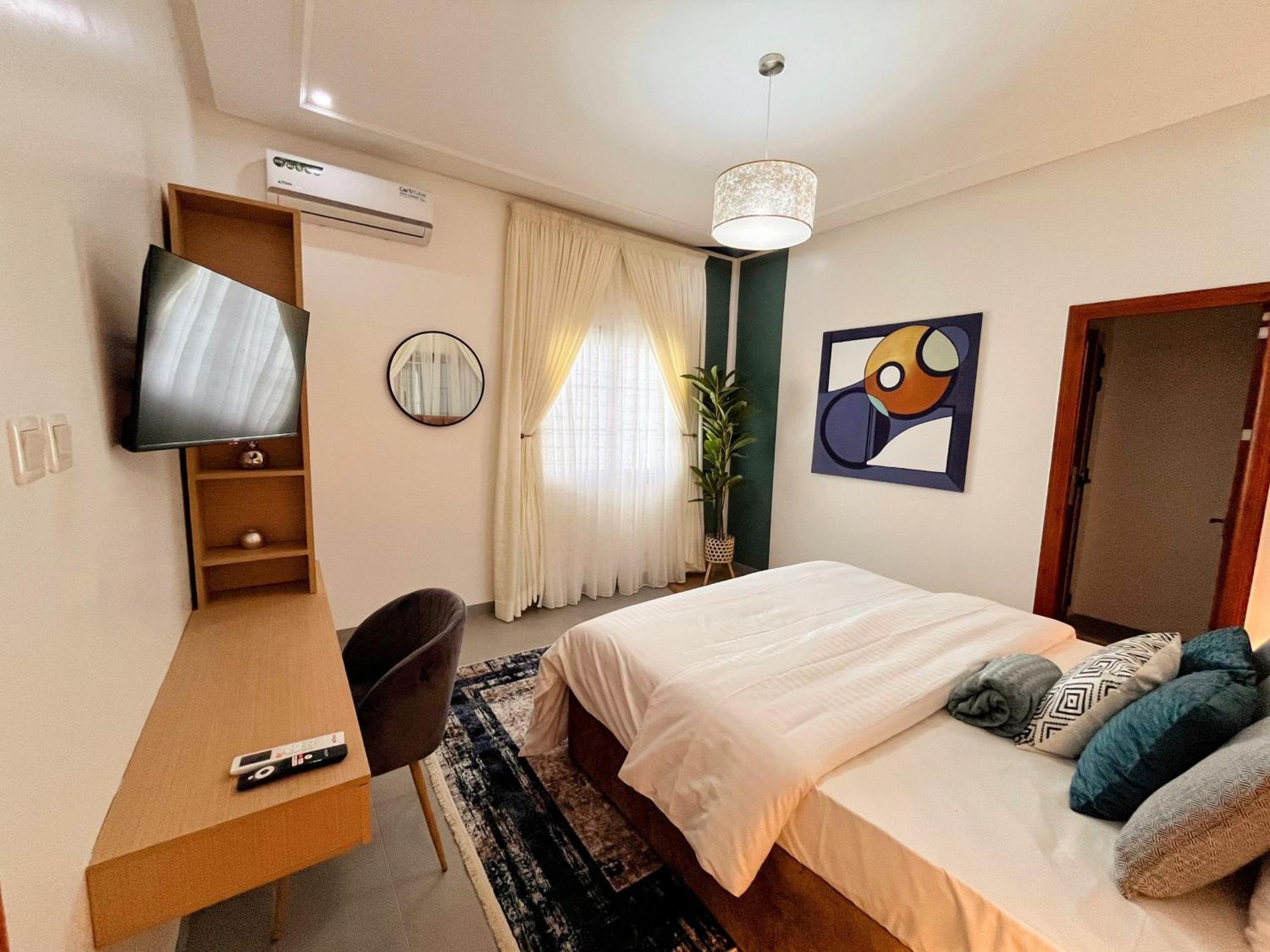 דקר Lighthouse Signature Suites מראה חיצוני תמונה