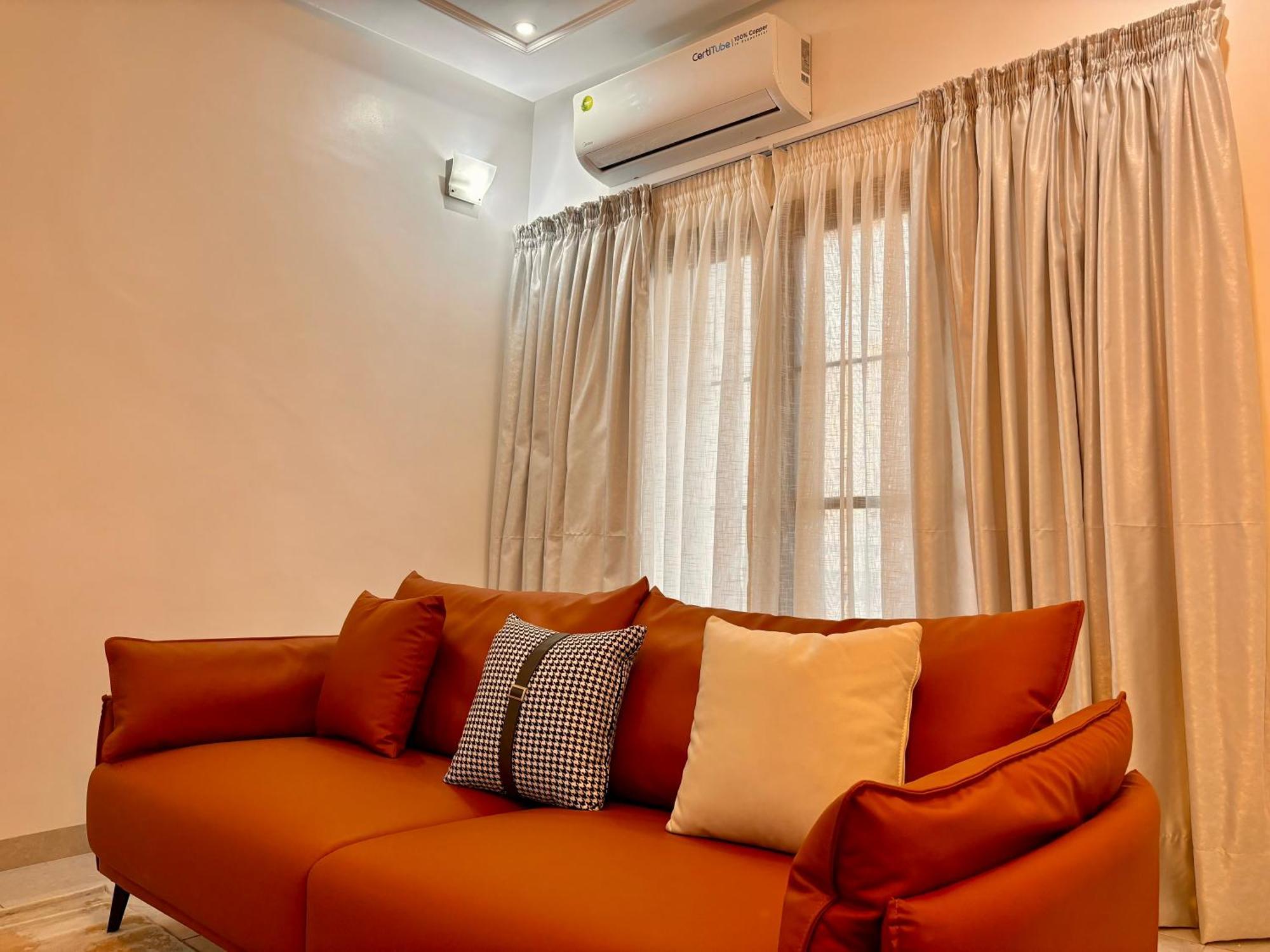 דקר Lighthouse Signature Suites מראה חיצוני תמונה