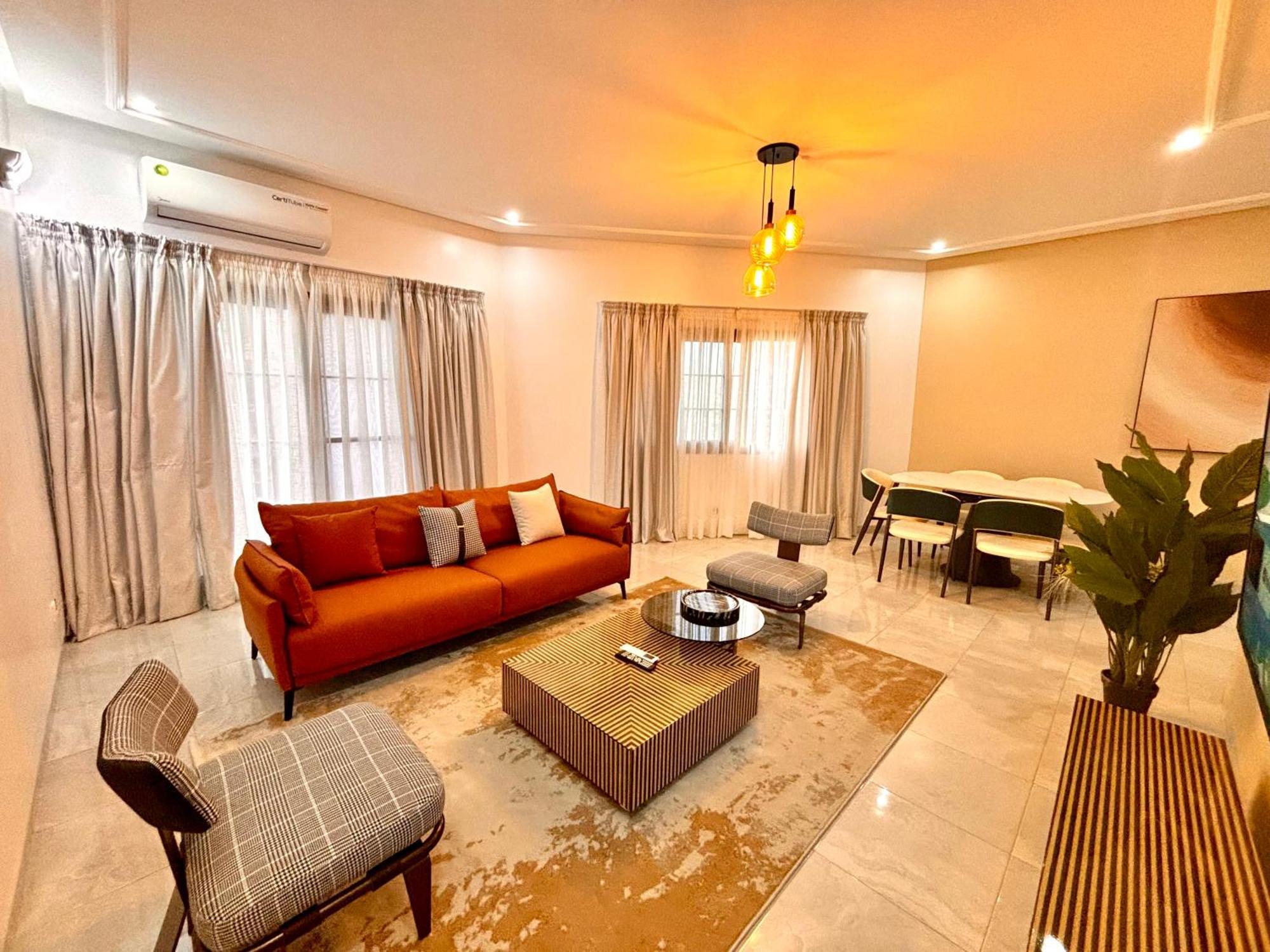 דקר Lighthouse Signature Suites מראה חיצוני תמונה