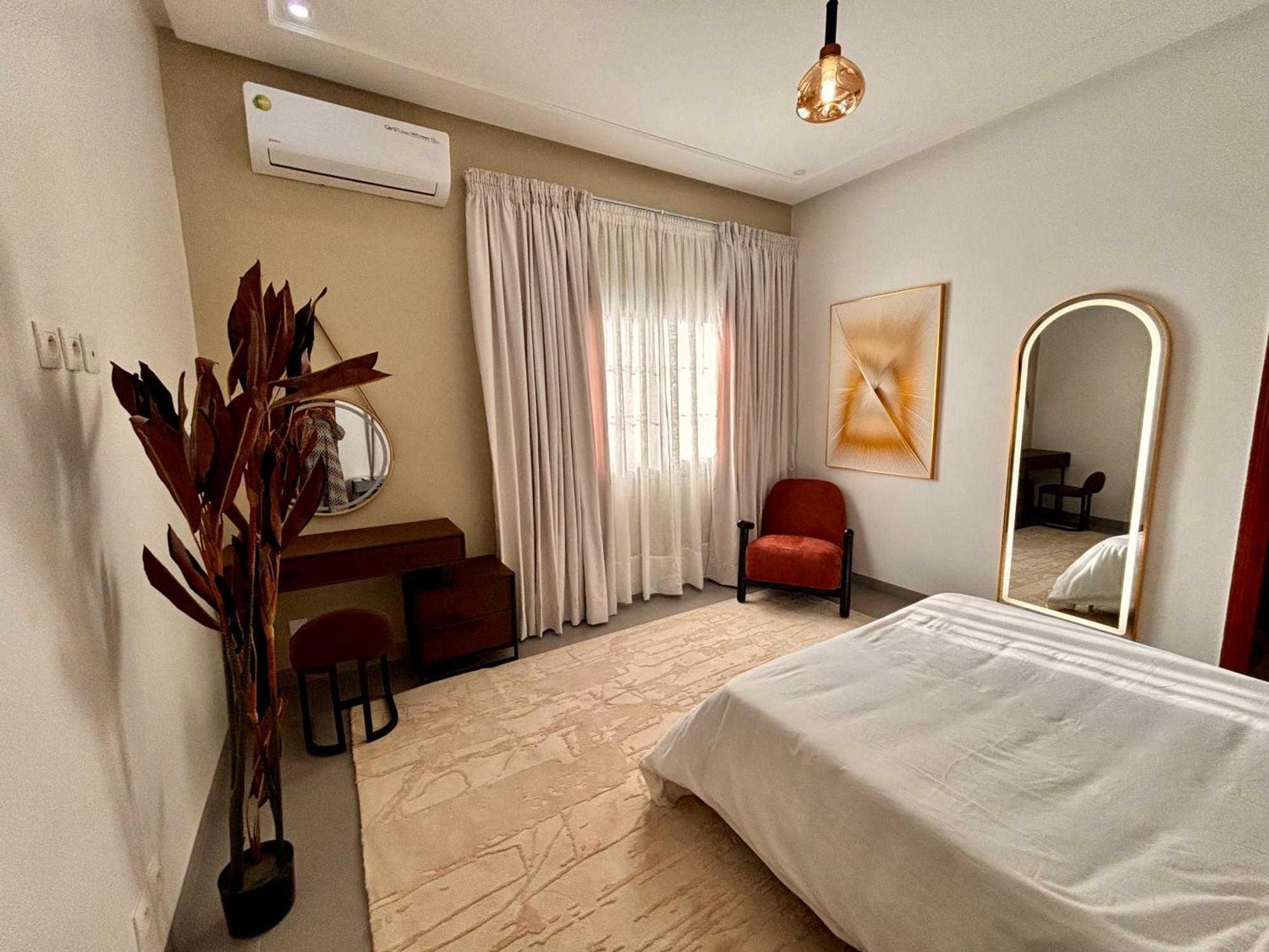 דקר Lighthouse Signature Suites מראה חיצוני תמונה