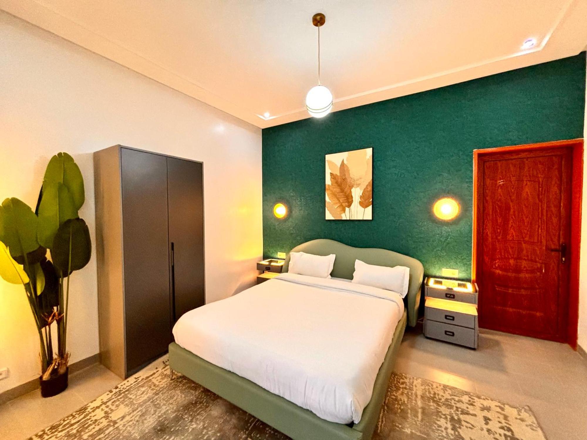 דקר Lighthouse Signature Suites מראה חיצוני תמונה