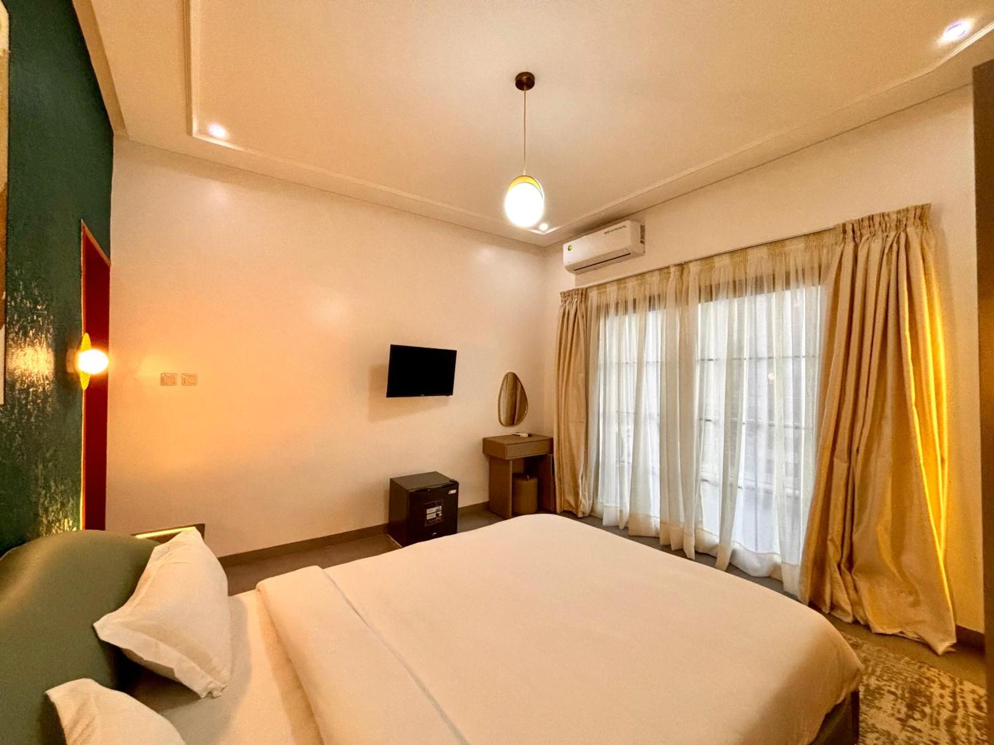 דקר Lighthouse Signature Suites מראה חיצוני תמונה